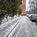 Самой искренней благодарности заслуживает дворник на Октябрьской 6