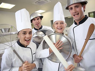 Повар, официант, бармен в НОВЫЙ РЕСТОРАН Селятино