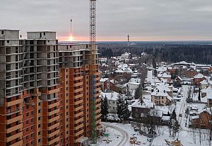 Крановщик роняет солнце в закат, и приходит ночь в