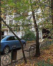 На Краснознамённой 6, возле подъезда №3 есть два дерева которые упадут совсем скоро,