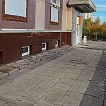 Около Дикси сильно износилась плитка
