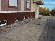 Около Дикси сильно износилась плитка