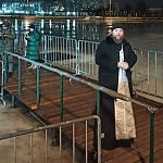 В городском парке на озере прошли крещенские купания