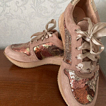 Кроссовки нарядные с блестками. Торг.