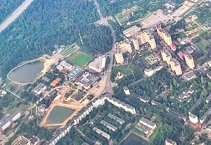 Город из окна самолета