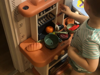 Продам игрушечную детскую кухню