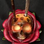 Подставка под кисти роза-череп