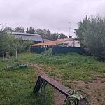 Новый навес около площадки для выгула собак