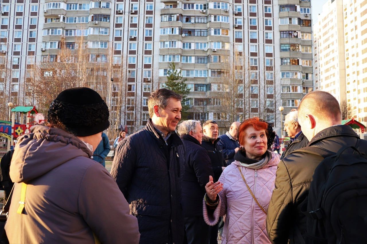 Встреча заместителя главы администрации с проживающими по адресу: ул. Гагарина д. 5
