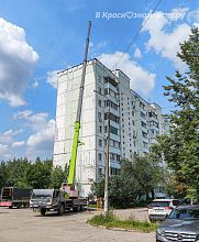 В доме по адресу ул. Октябрьская 10, с сегодняшнего дня, начался ремонт крыши