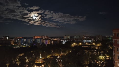 Полнолуние в облаках