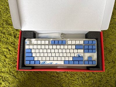 Продаю клавиатуру red sqaure 