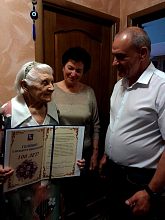 4 июня, свой 100-летний юбилей отмечает труженица тыла, ветеран труда и преподаватель истории Елизавета Николаевна Голенко