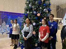 Владимир Пирогов и депутаты Единой России приняли участие во Всероссийской акции "Елка желаний"