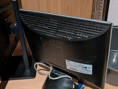 Монитор 15"