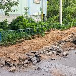 На ул. Краснознамённая 27 идут работы по обновлению тротуара