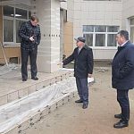 Глава города провёл осмотр входной группы Детской школы искусств