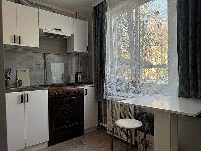 Продам, 41,8 кв.м, 2-комнатная
