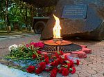 Возложение цветов в Сквере Победы в память российских воинов, погибших в Первую мировую войну