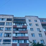 На Комсомольском бульваре 6/16 фасад дома уже находится в плачевном состоянии