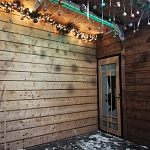 После концерта на малой сцене за ДДЮТ была разбита дверь, где хранилось оборудование. 