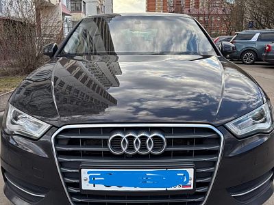  Немецкий автомобиль Audi A3   2013 г