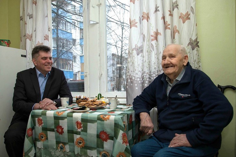История про наш дружный город, отзывчивых горожан, добрые де