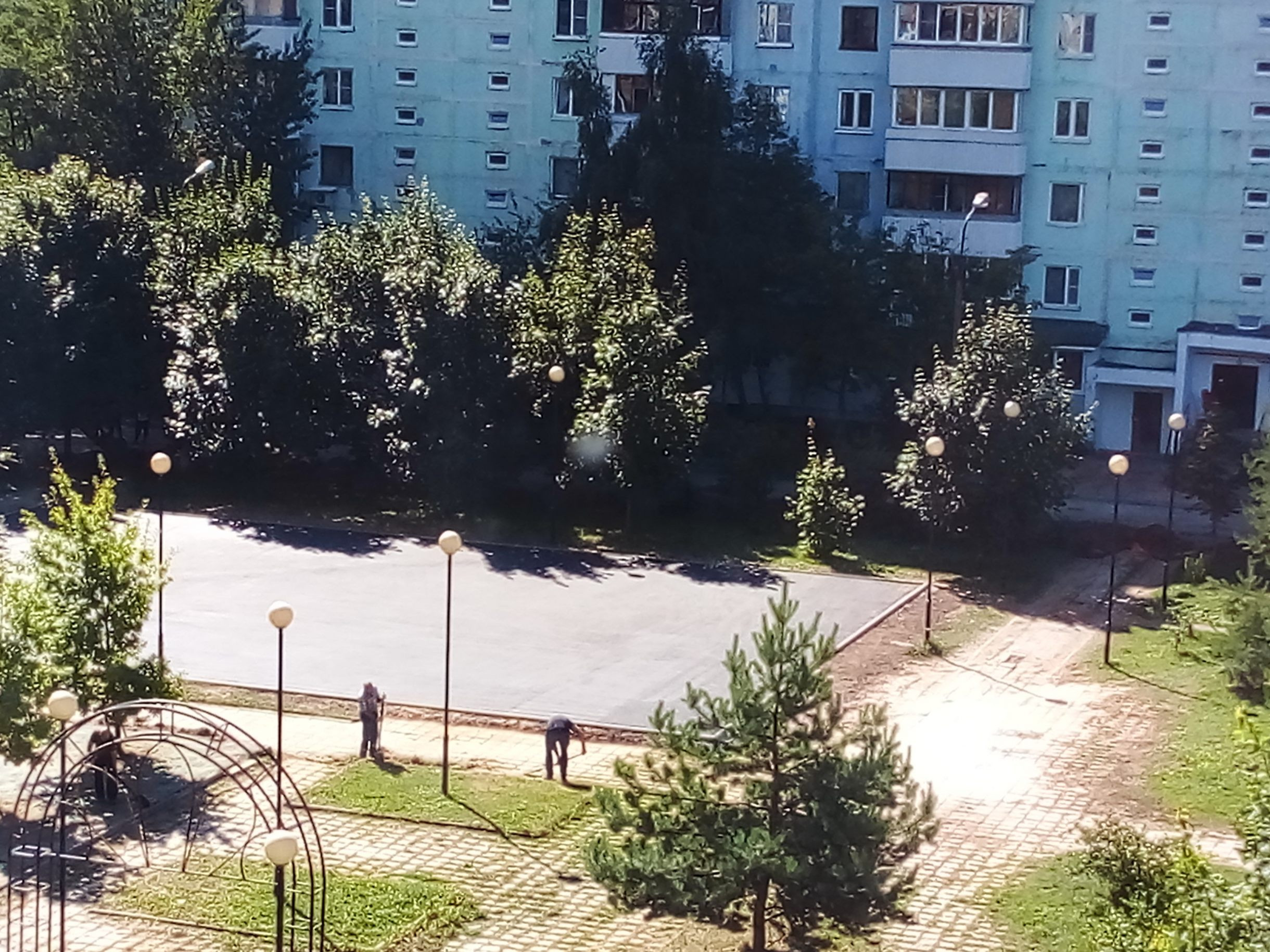 Как и предсказывали, площадку за домом Победы, 18 опять заас