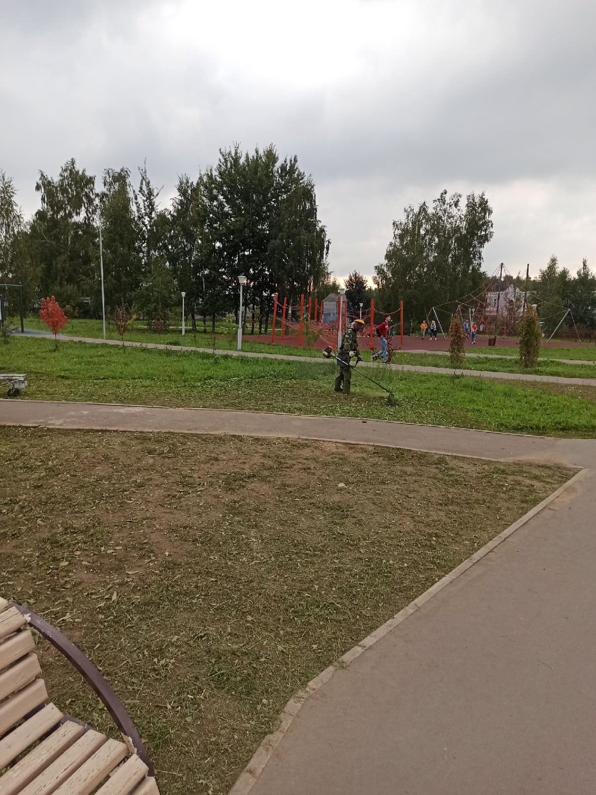 Только что прилетело от него. Хорошо не в голову!