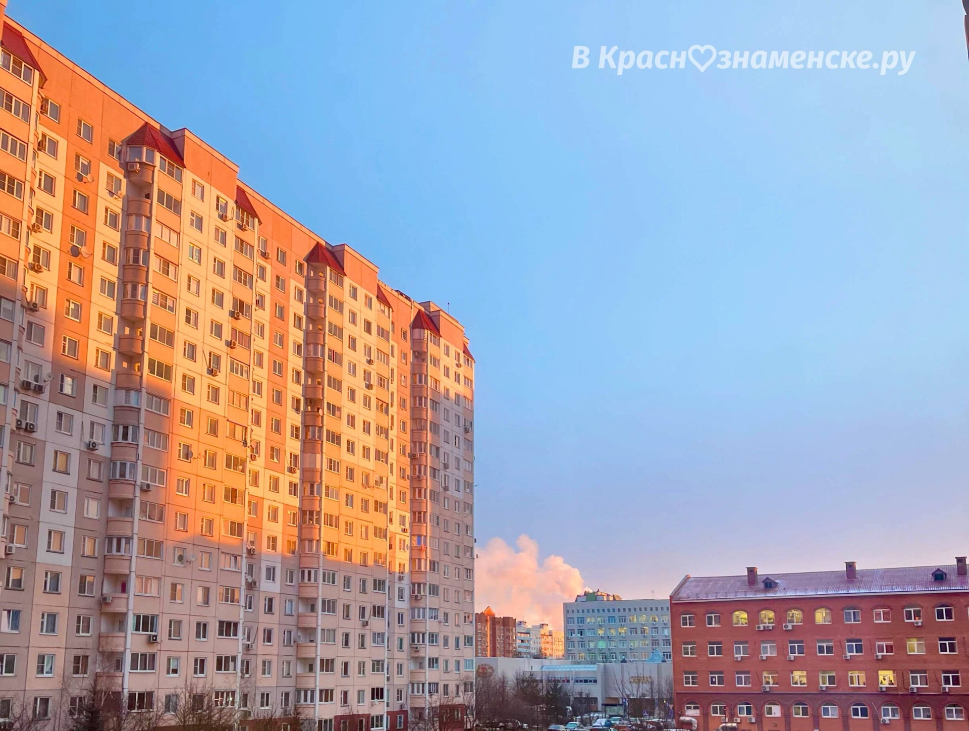 Утренний рассвет над городом  © в Краснознаменске.ру Мы в te