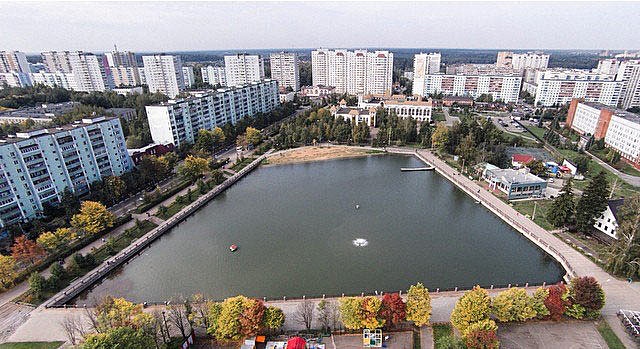 Казалось бы, на кадрах ещё совсем недалёкий 2014 г., а измен