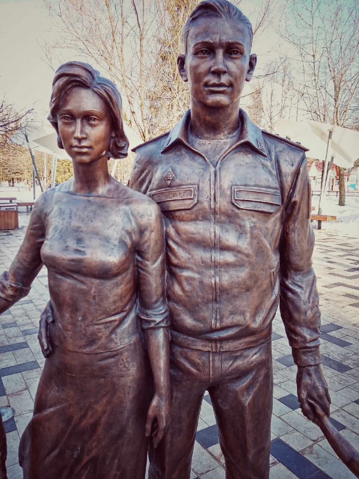 Самое главное и ценное в жизни - это семья. Сначала та, в ко