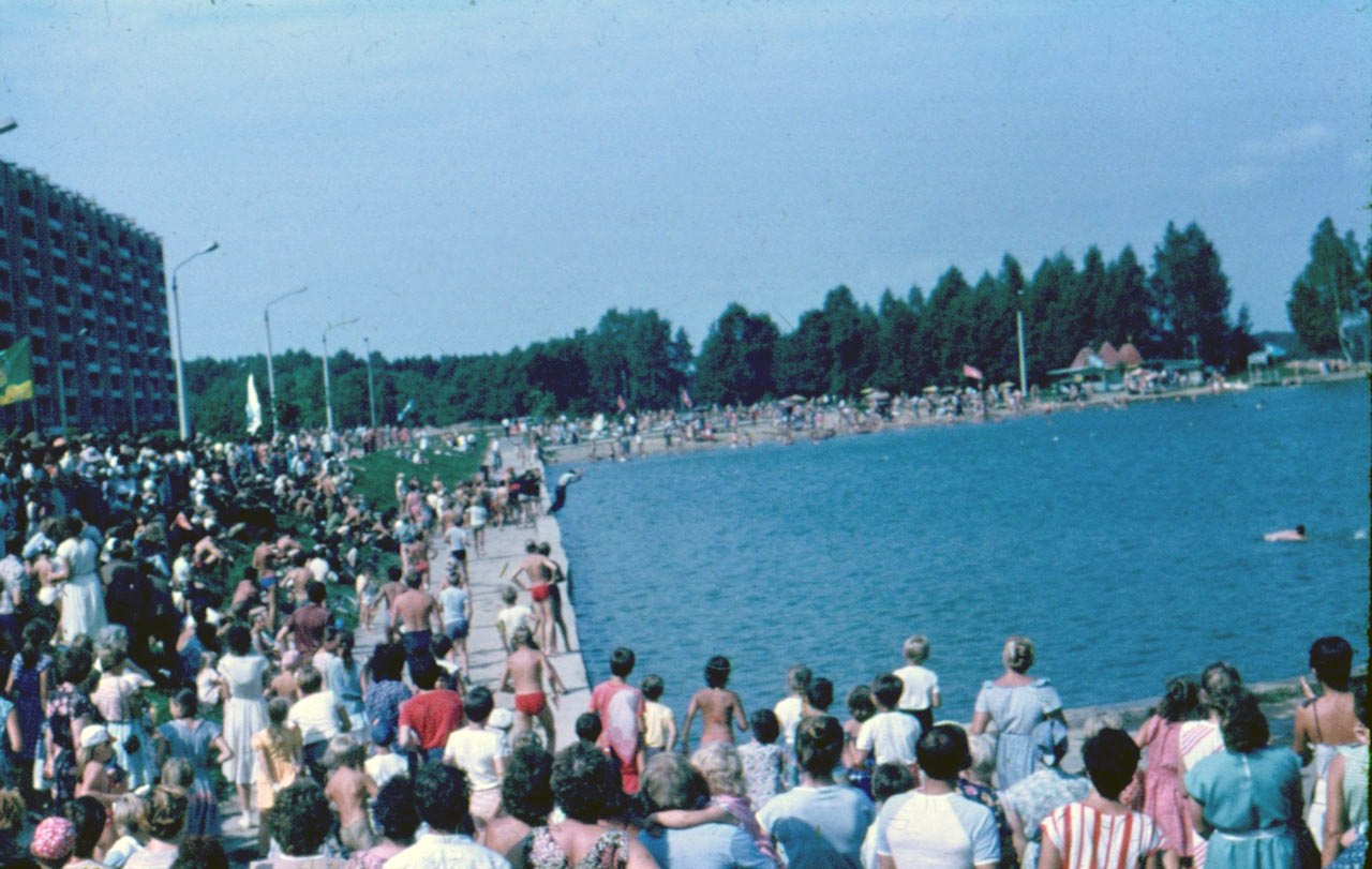 Исторические фотографии Краснознаменска ч.11
http://www.vkrasnoznamenske.ru/news/detail/107445/
