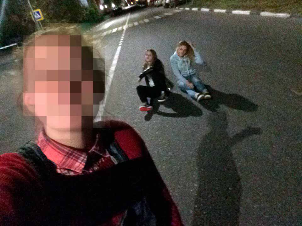 [club27992616|Крутое селфи, думают они, опять бампер от мозг