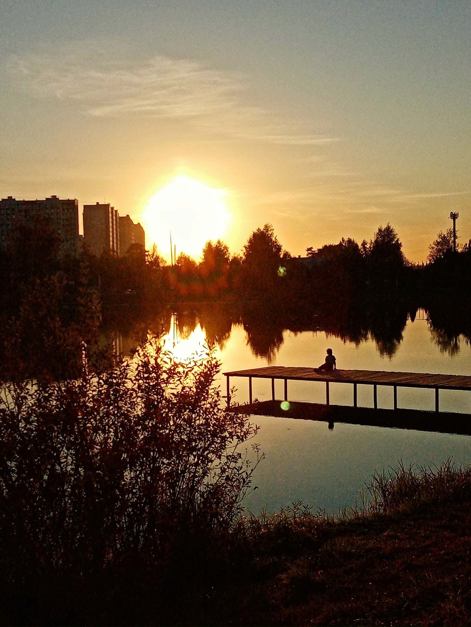Вечереет.