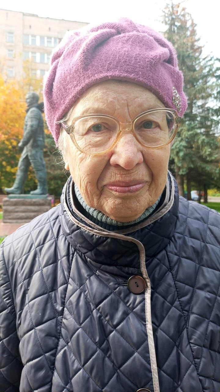 UPD: Родственники найдены.  Потерялась женщина, помнит тольк