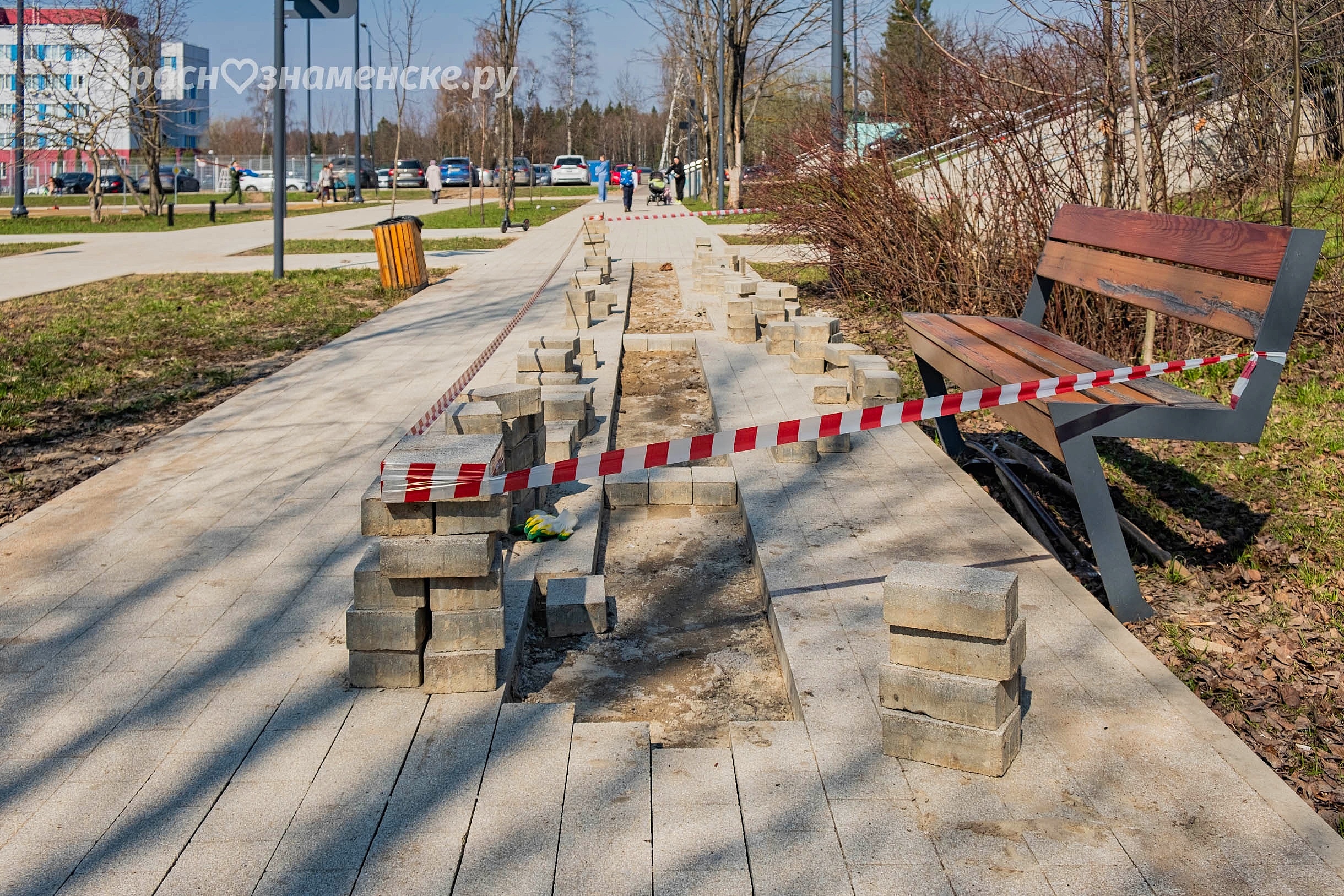 Замена плитки на городском озере — Краснознаменск