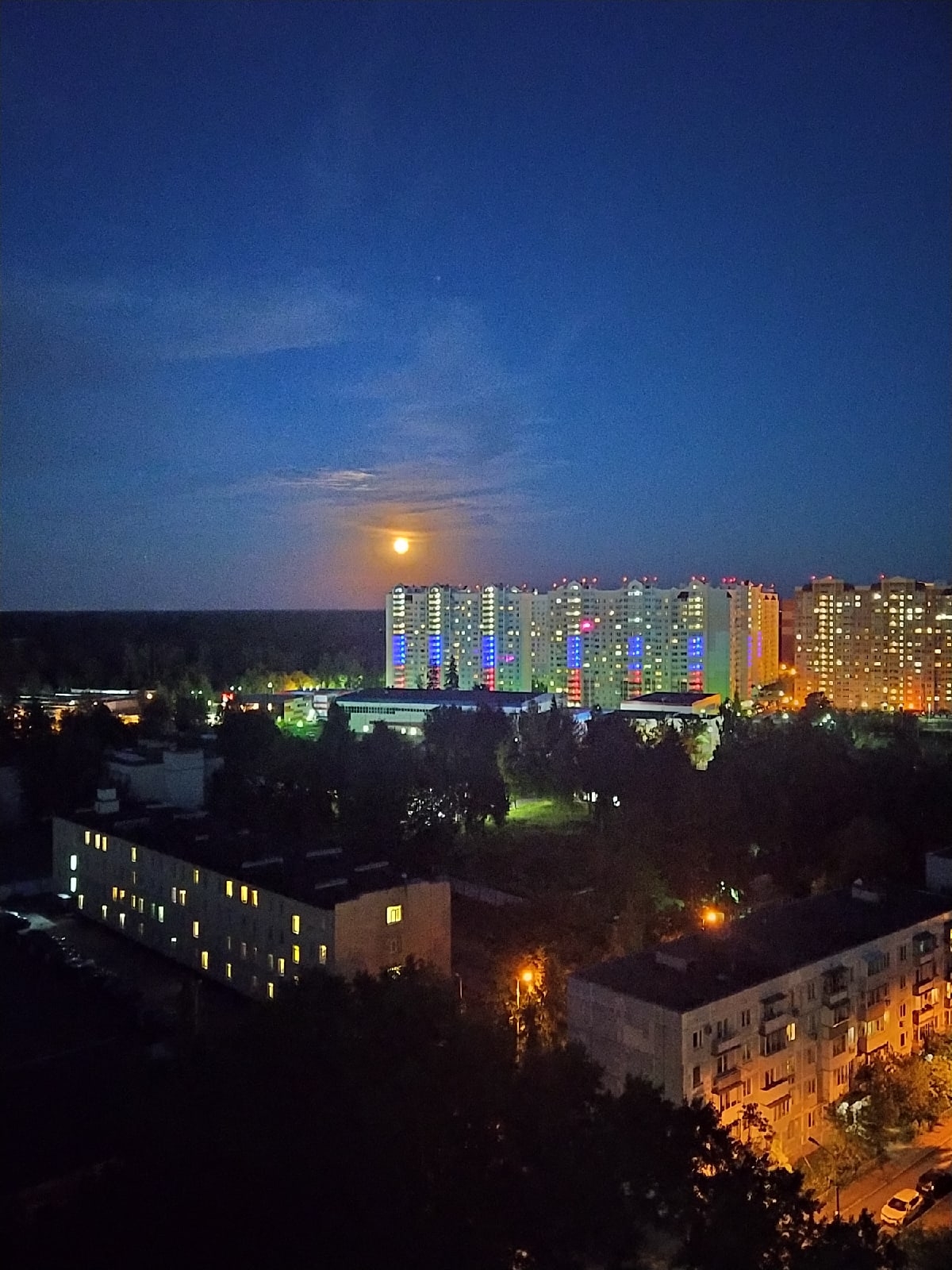 "Суперлуние:)" Делитесь в комментариях своими фотографиями