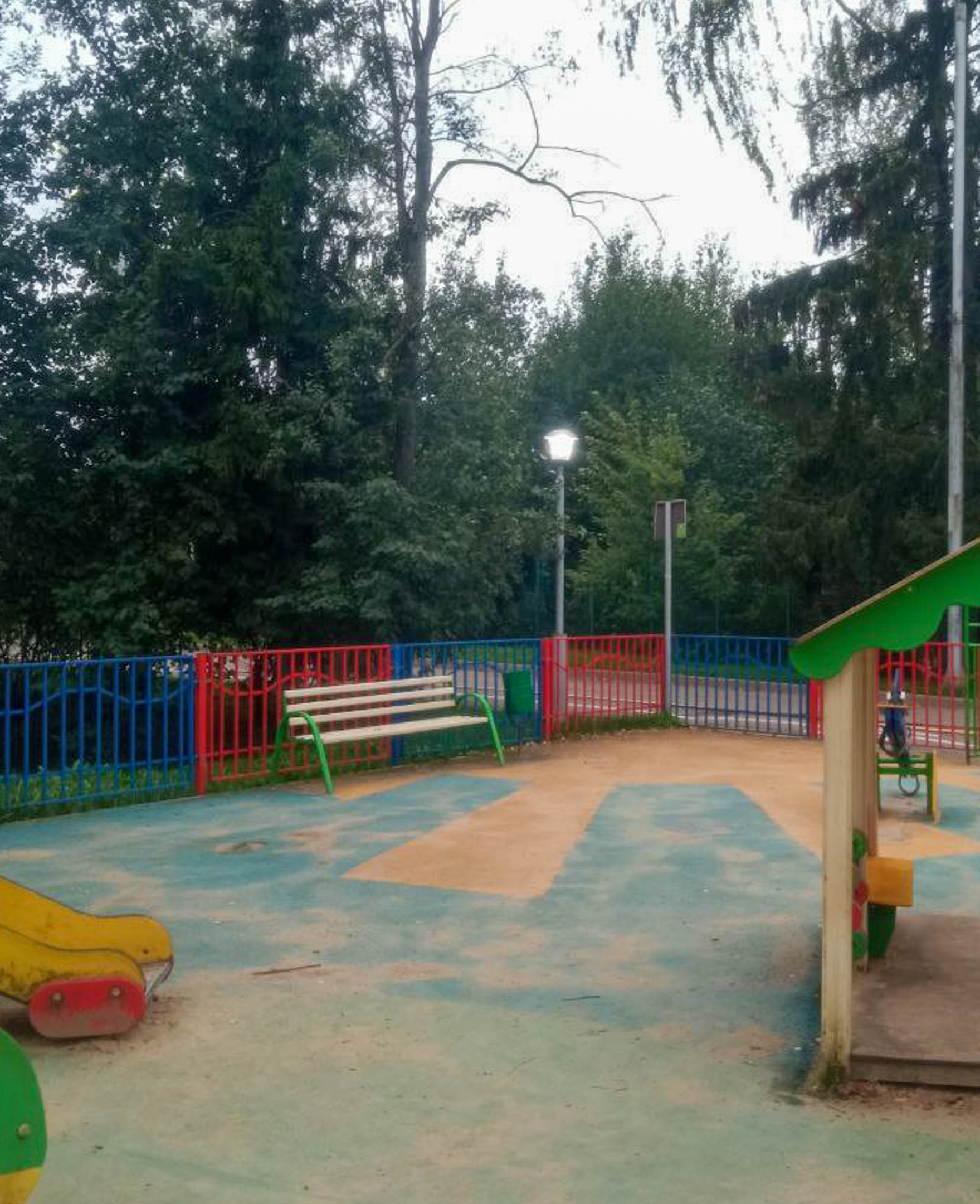 Вечером по городу темно, но зато на озере в 16.00 уже все го