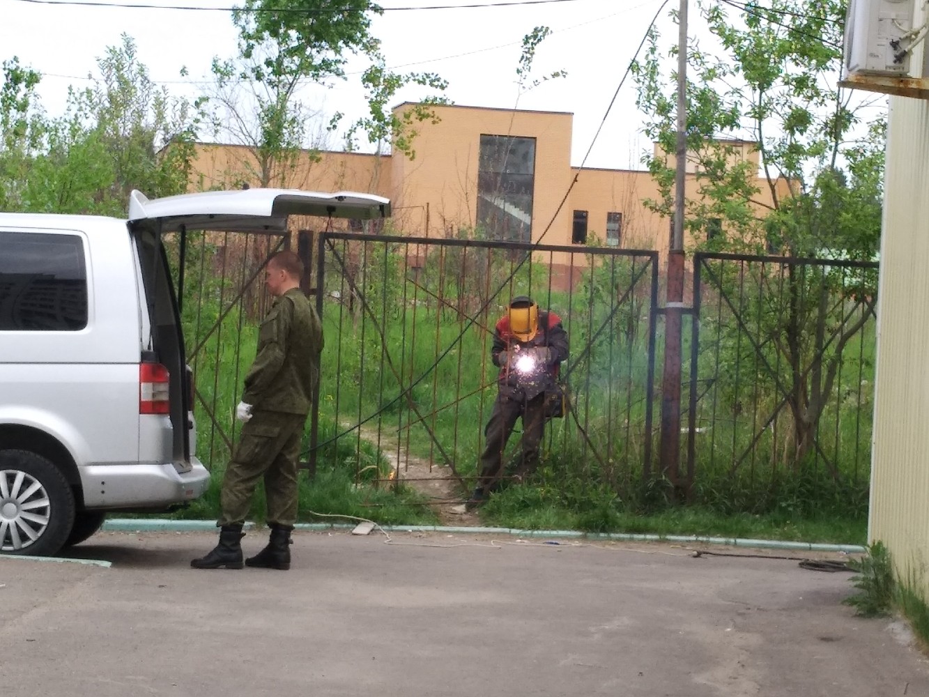 Неужели у нас действительно будет закрытый городок? Взялись