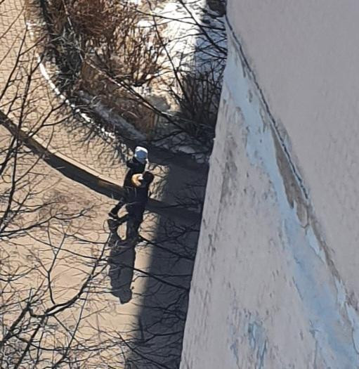 Эта машина появилась пару дней назад с торца дома 7 по ул Га
