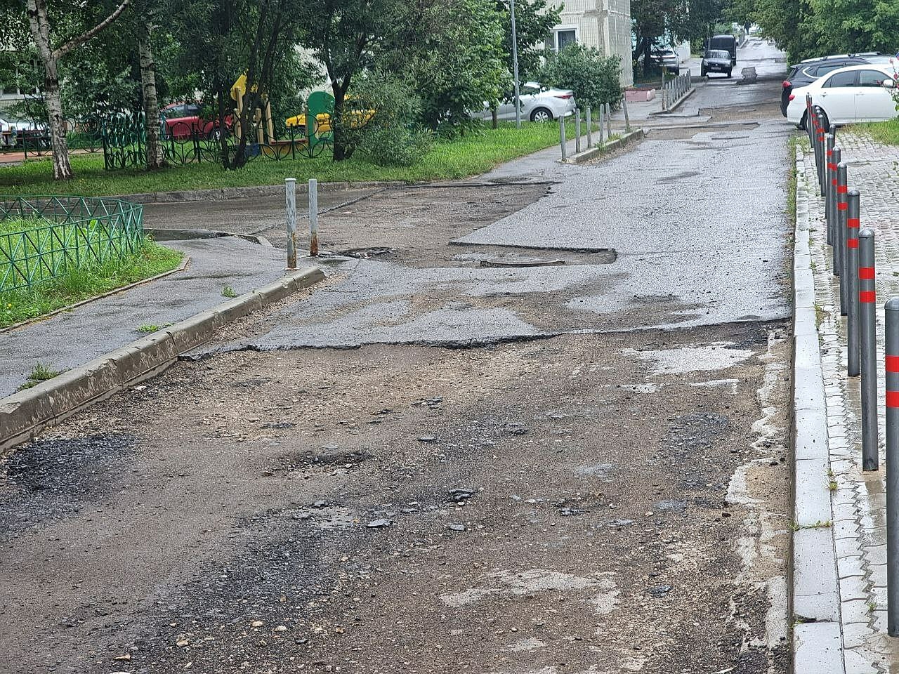 Кажется правильным было снять всё покрытие, а не заниматься — Краснознаменск