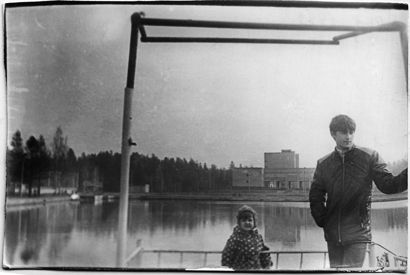 Исторические фотографии Краснознаменска ч.7 
Парк в 1м микрорайоне
Городское озеро
Кафе "Петушок"
Центральное КПП