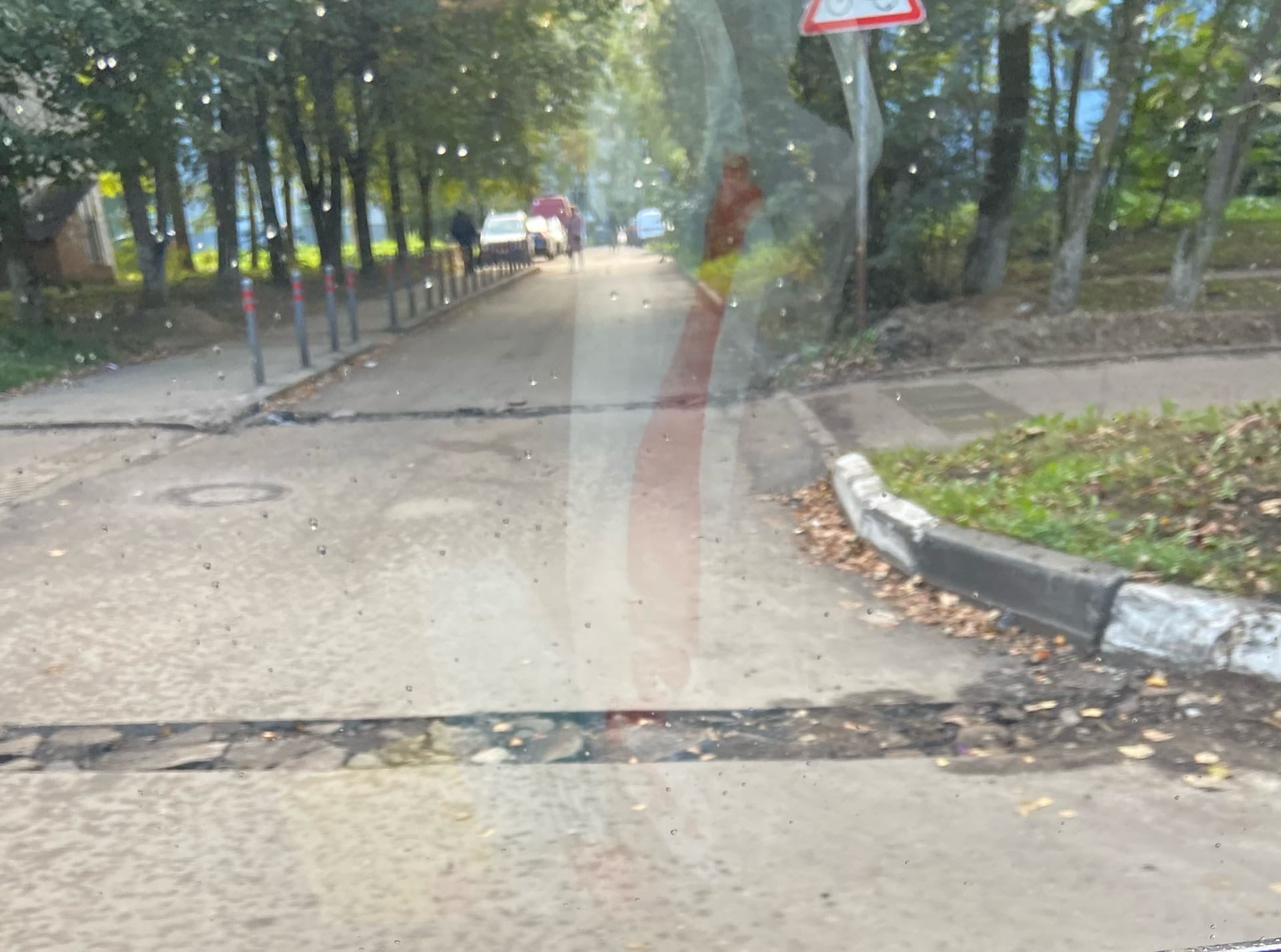 На проспекте Мира во дворах не так давно была укладка нового