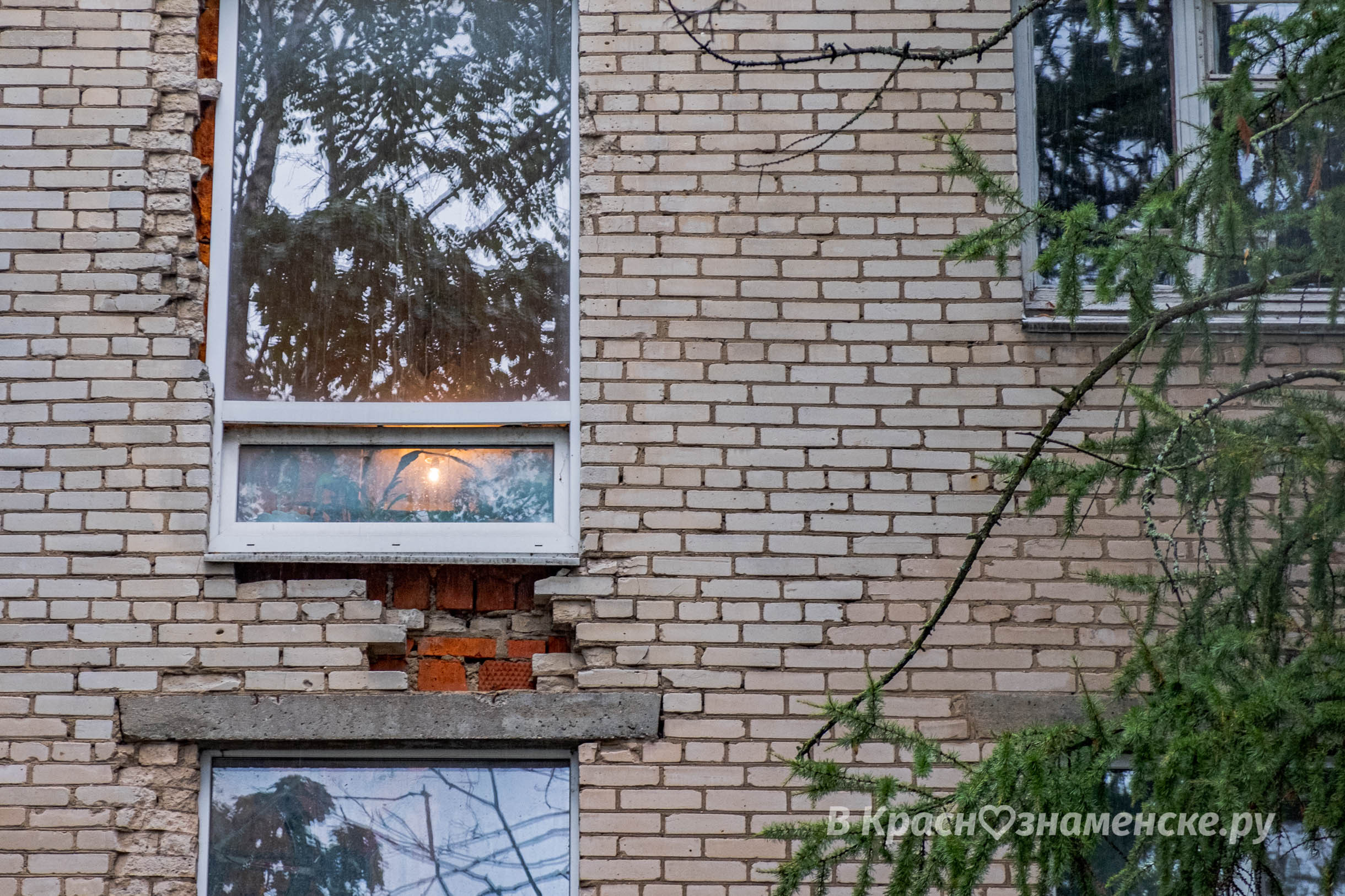 На одной из самых старых улиц города Парковой, есть нескольк