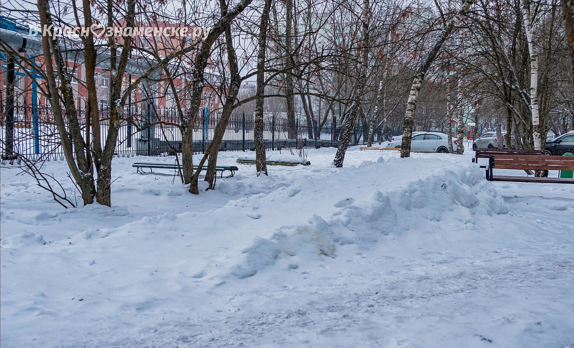 В прошлые зимы, в краснознаменских дворах вот такие снежные