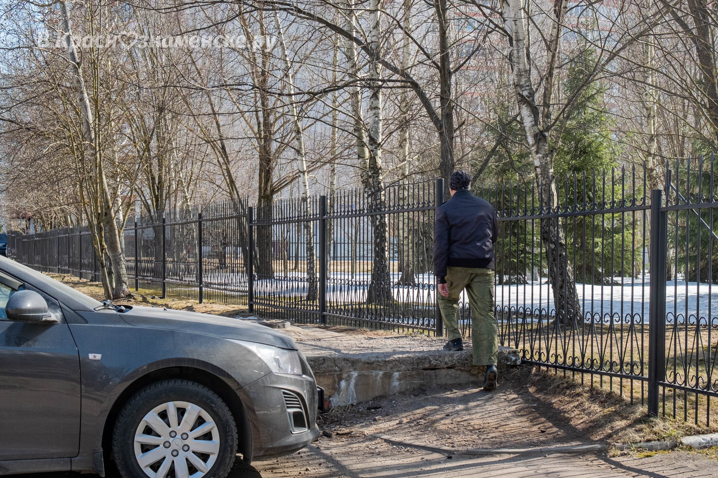 Спустя год просьба услышана так и не была (https://vkrasnozn