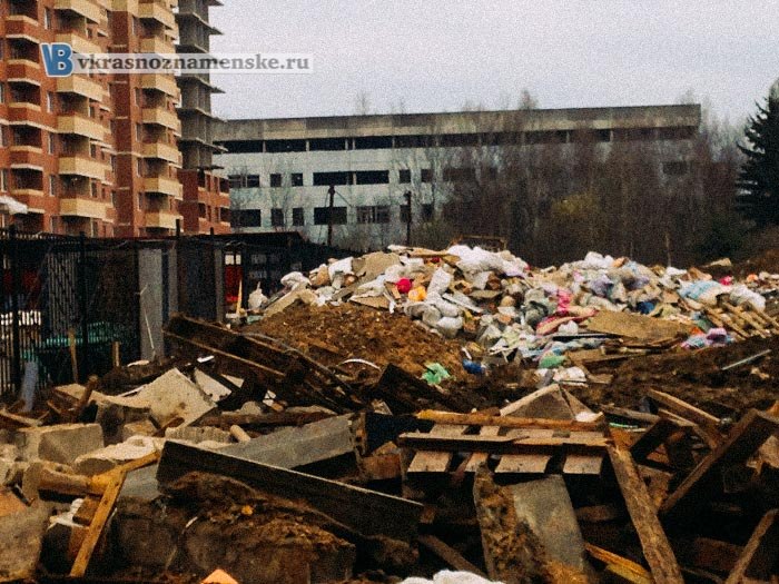Сегодня мкр. Связистов навестила Заместитель Начальника ТО №28 ГАТН Московской области Е.И. Сергеева. 
Совместно с ней провели инспектирование территории.

Так уж повелось, что доверия к управляющей компании Славянка нет, приходится каждый день о