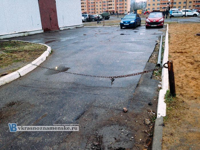 Сегодня мкр. Связистов навестила Заместитель Начальника ТО №28 ГАТН Московской области Е.И. Сергеева. 
Совместно с ней провели инспектирование территории.

Так уж повелось, что доверия к управляющей компании Славянка нет, приходится каждый день о