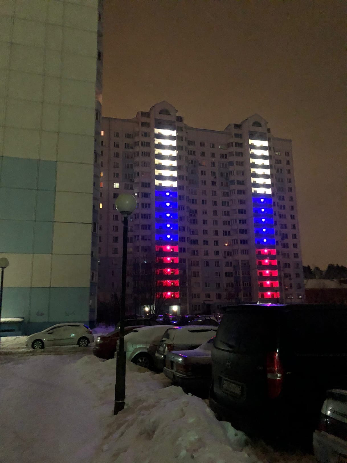 Популизм и реальная жизнь в одном фото